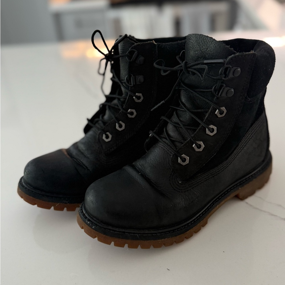Timberland Black Combat Boots with Durable Leather and Sturdy Soles